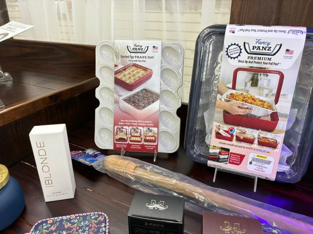 Madeleine Lovett & Jack Klaassen registry gift selection 4