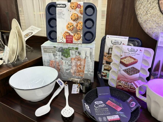 Addison Enfinger & Kennison Clark registry gift selection 4